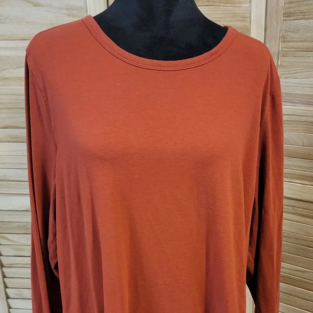 Soft and Stylish a.n.a Gently Used Pullover T-Shirt - Essential Basics, Slim Fit - Picture 1 of 3